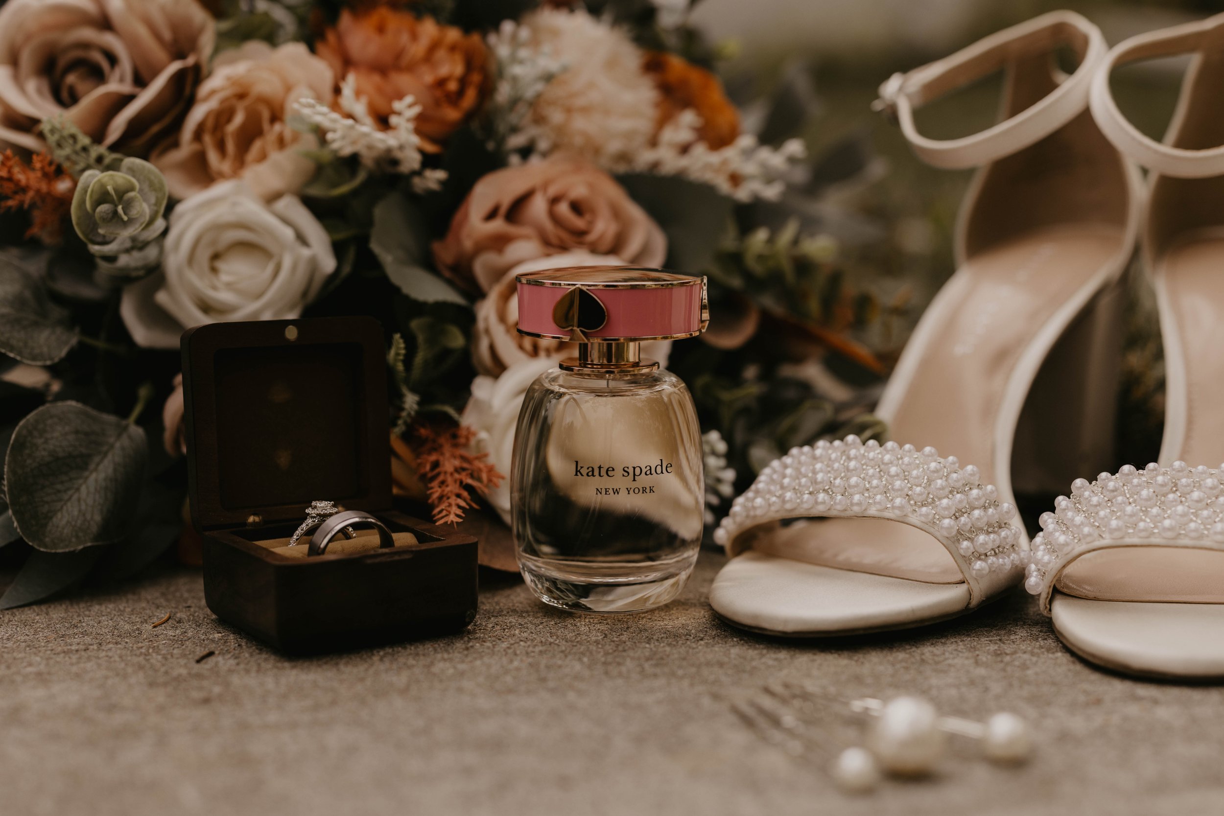 Pearl wedding accessories