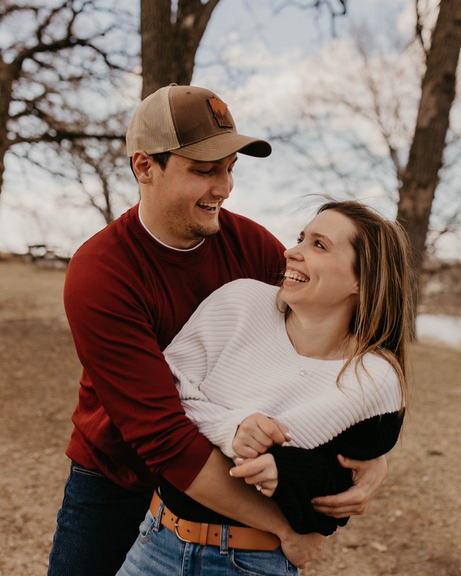 man+hugging+woman+from+behind.jpg